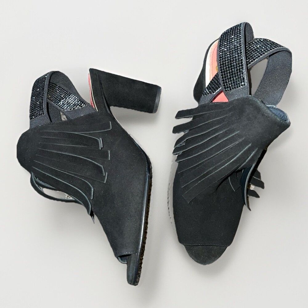 Ukies Woman’s Black Suede Open Toe Fringe Sandals Size 6